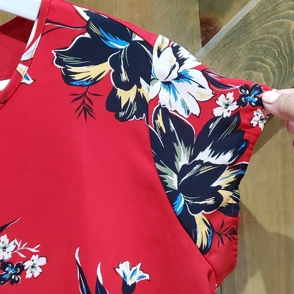 RED FLORAL BLOUSE SIZE LARGE CAREER BUSINESS CASUAL EVERYDAY OFFICE RESORT - Picture 4 of 8